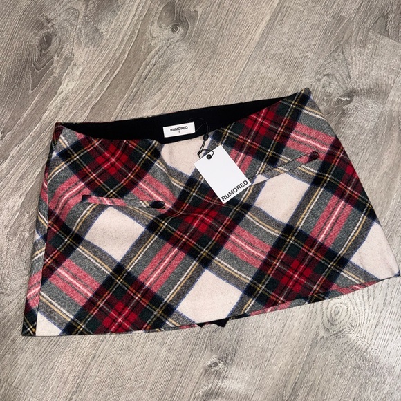 NWTs! Rumored Micro Skort in Mistletoe Plaid - Size 8 - Picture 1 of 3